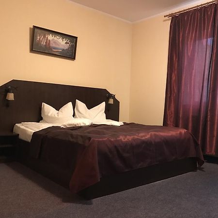 Hotel Cardinal Satu Mare Bagian luar foto