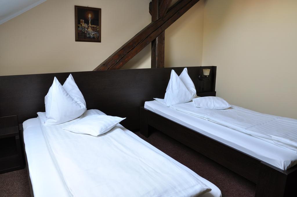 Hotel Cardinal Satu Mare Ruang foto