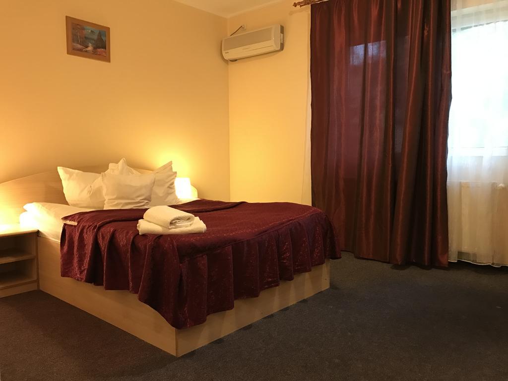 Hotel Cardinal Satu Mare Bagian luar foto