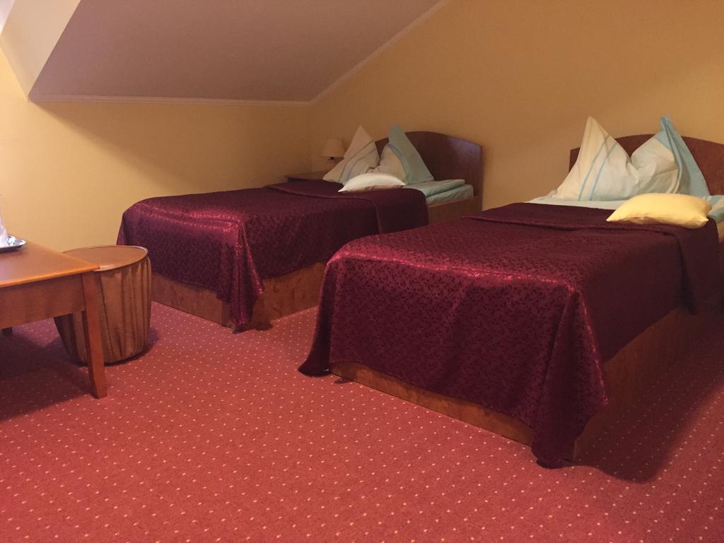 Hotel Cardinal Satu Mare Bagian luar foto