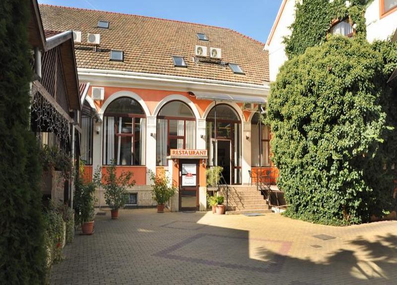 Hotel Cardinal Satu Mare Bagian luar foto