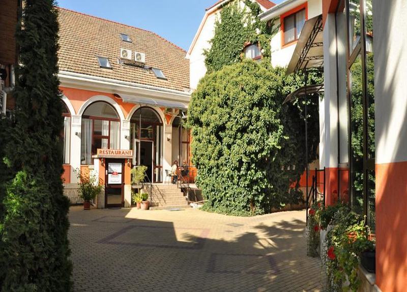 Hotel Cardinal Satu Mare Bagian luar foto