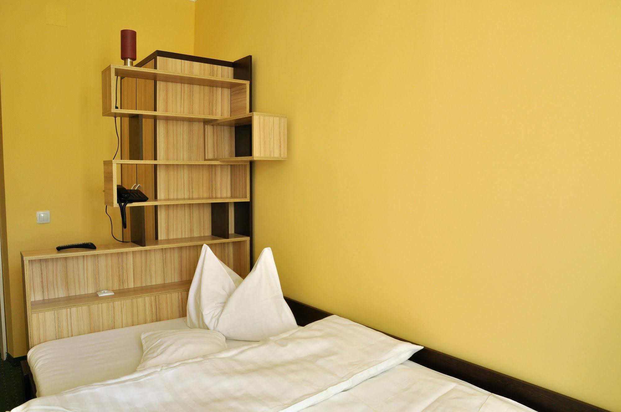 Hotel Cardinal Satu Mare Bagian luar foto