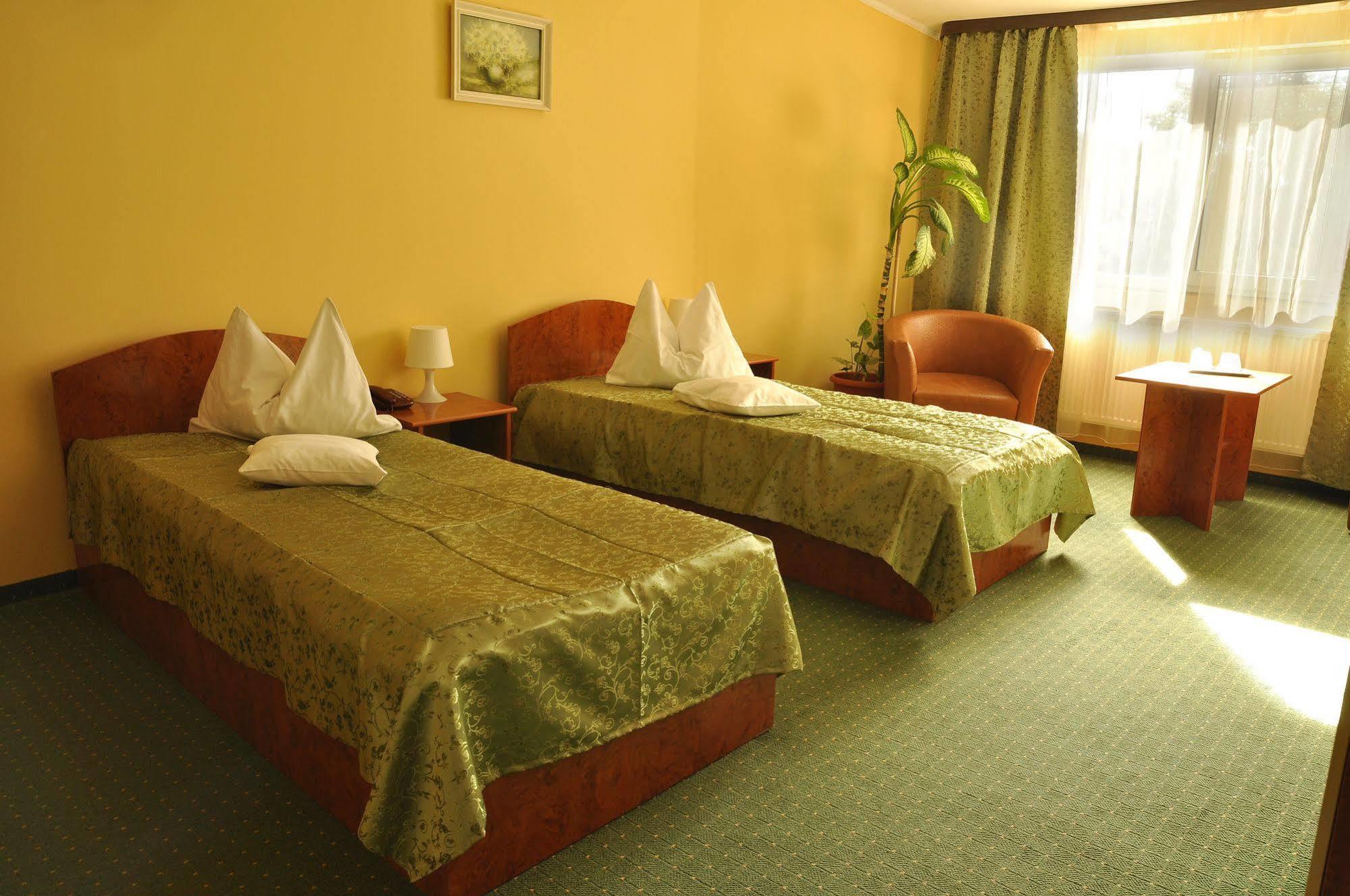 Hotel Cardinal Satu Mare Bagian luar foto