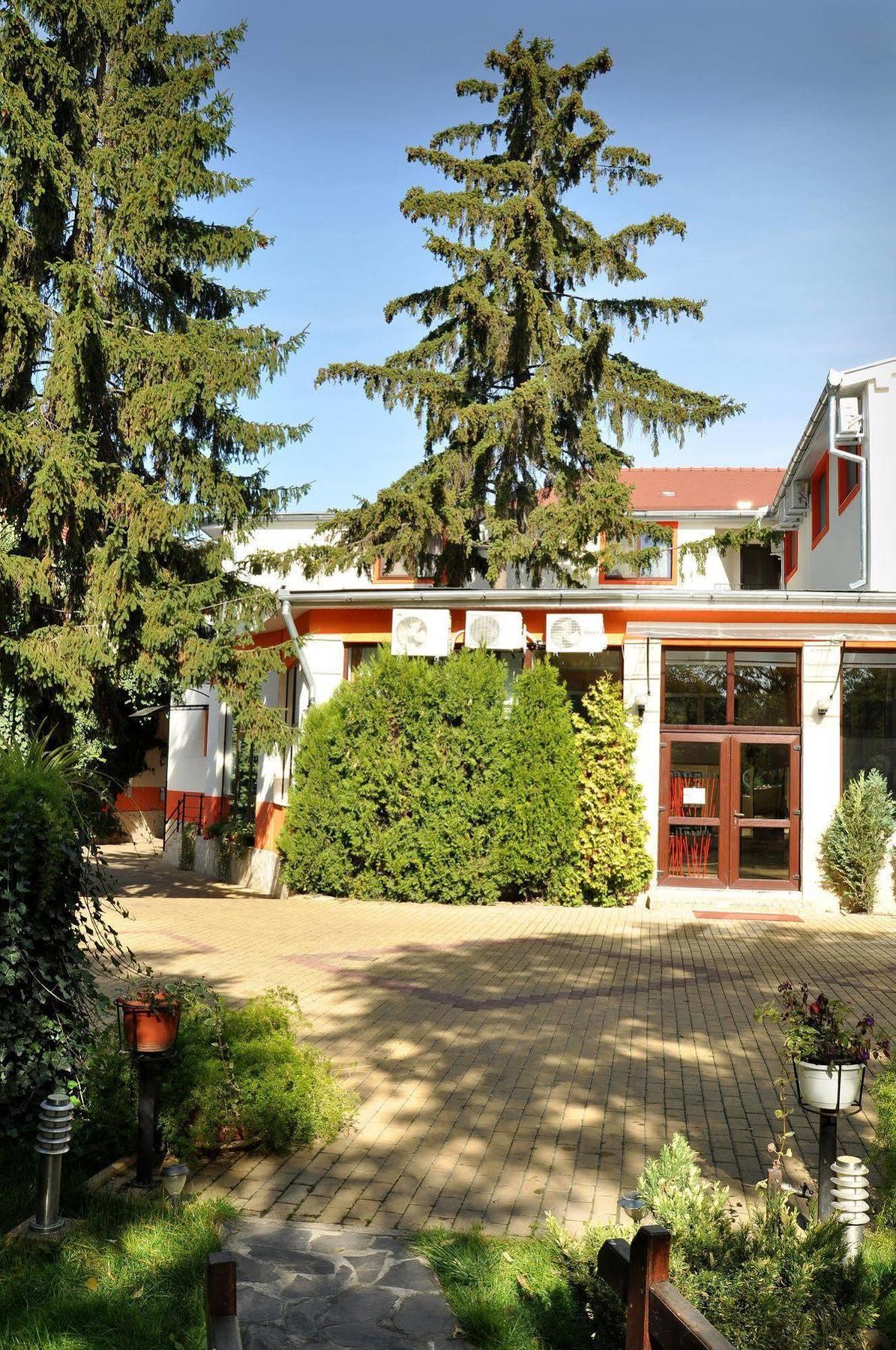 Hotel Cardinal Satu Mare Bagian luar foto